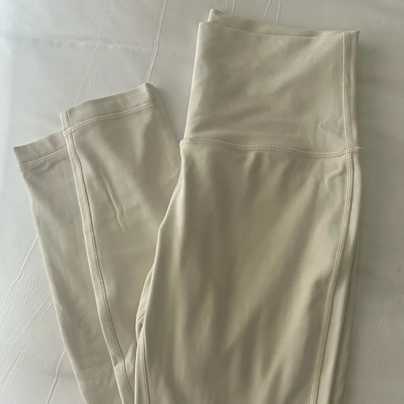 Lululemon Align 25' leggings in White Opal - Picture 4 of 4
